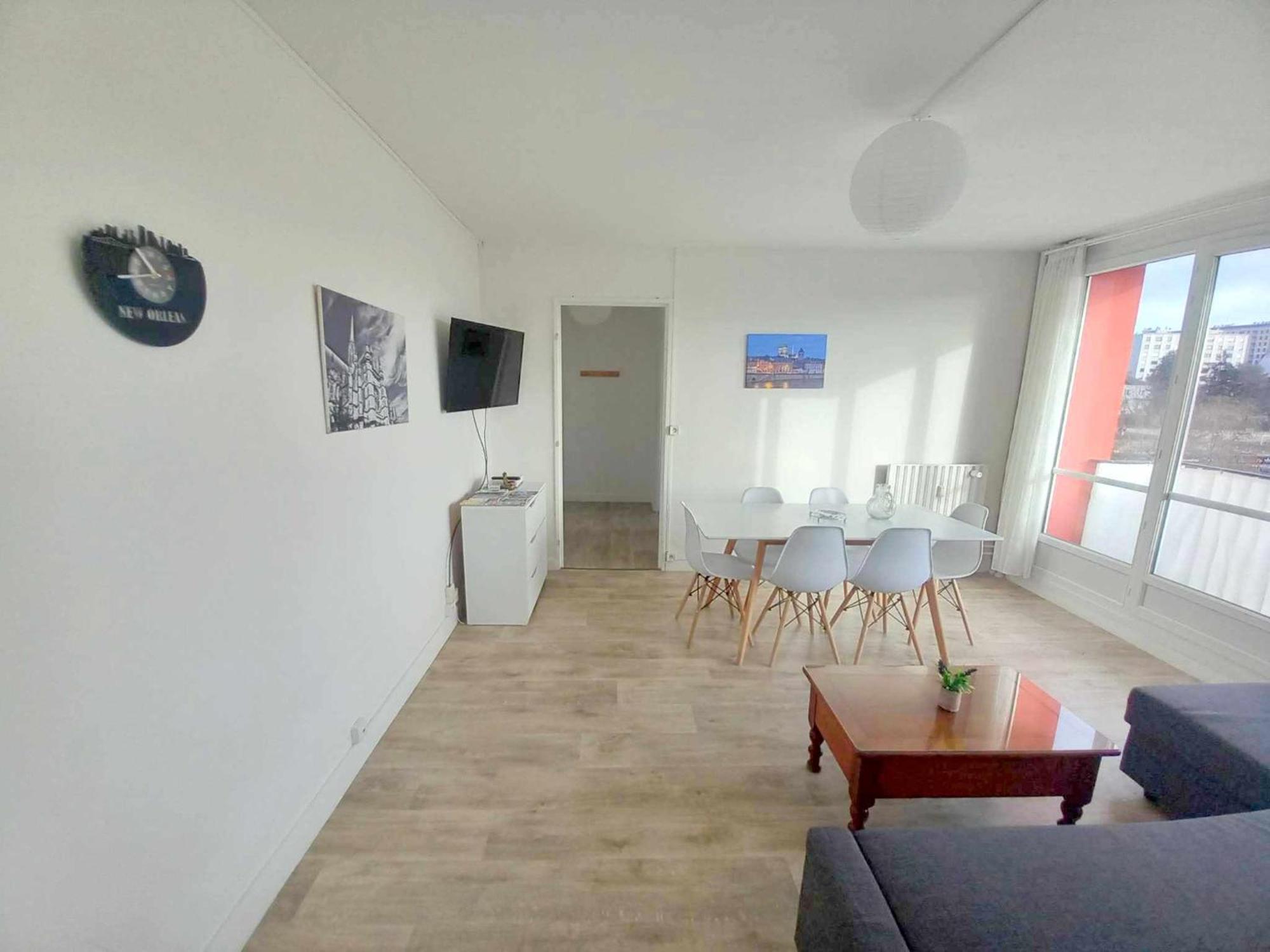T3 57M2 Avec Balcon Proche Gare Sncf, Wifi Et Cafe Et The Offerts Apartman Orléans Kültér fotó